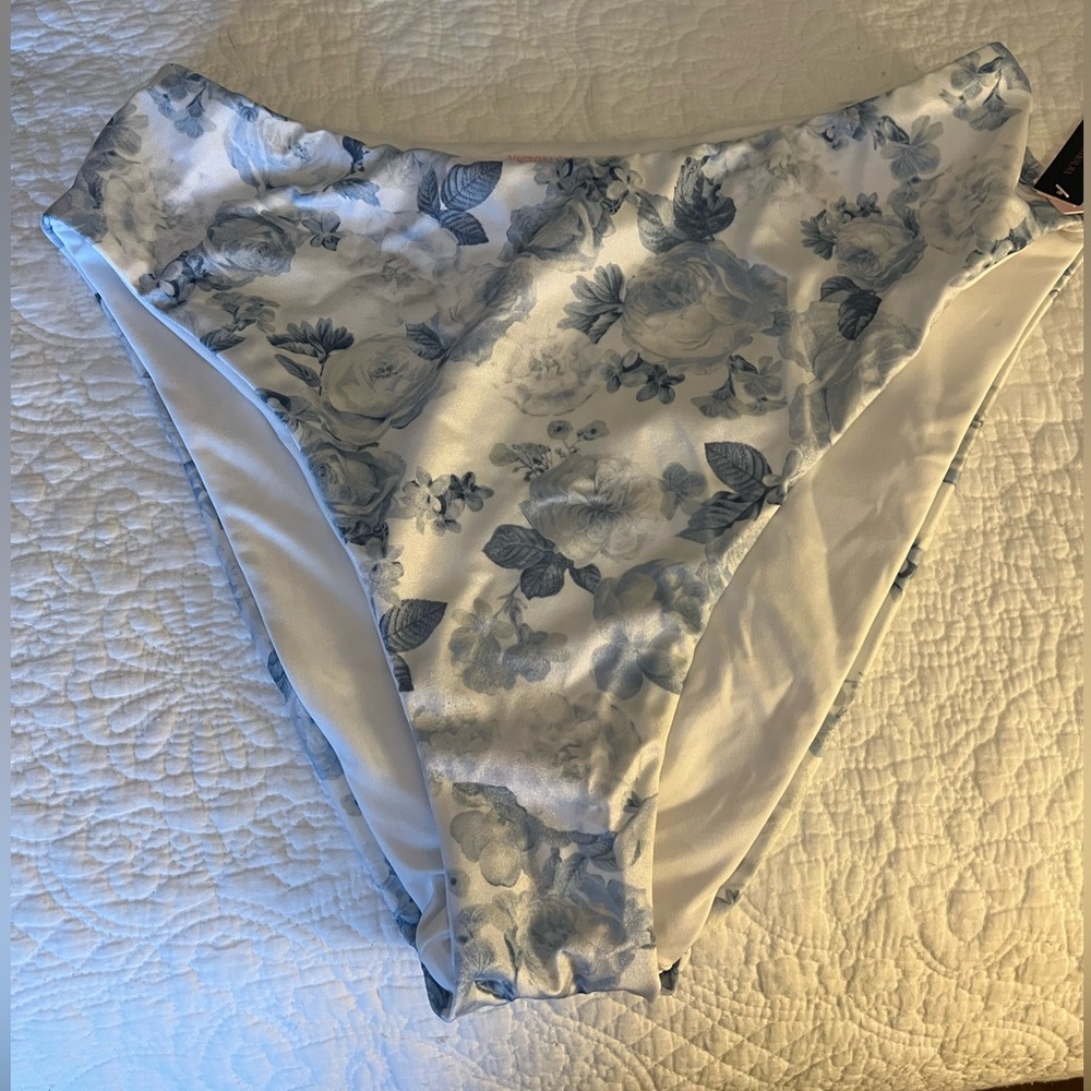 NWT Victorias Secret XL Cheeky Bikini Bottom